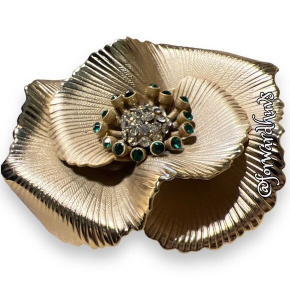 Vintage Gold Tone Metal Floral Brooch with Rhinestone Highlights - Picture 2 of 9
